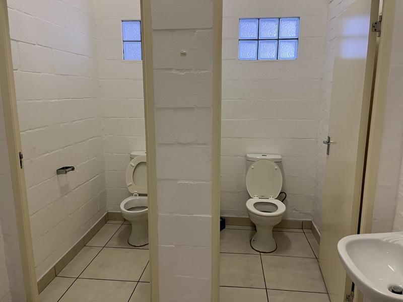 To Let Commercial Property for Rent in Paarden Eiland Western Cape
